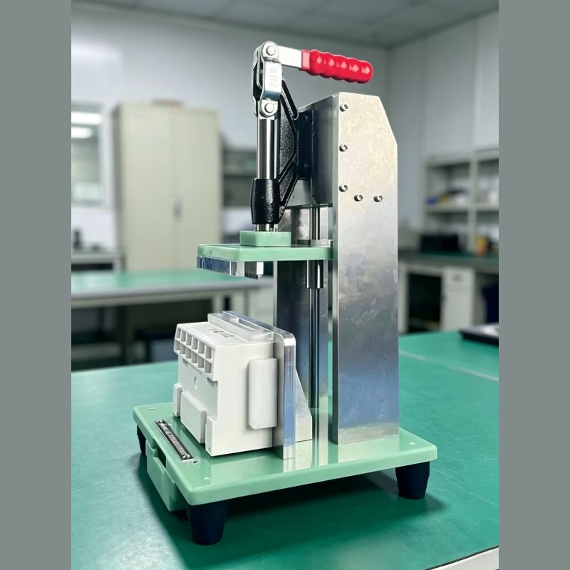 Manual press assembly fixture with quick clamp for plastic component pressing and positioning