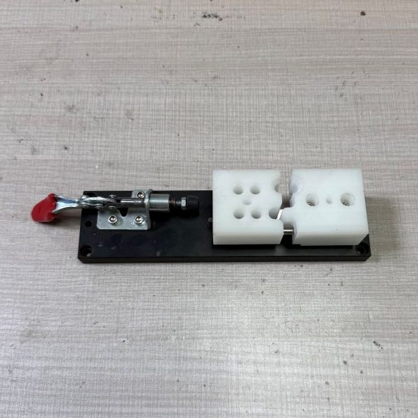 Small quick clamp assembly jig for small electronic component assembly and positioning