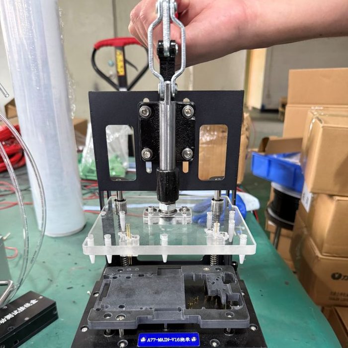 Vertical hand‑clamp PCBA programming fixture jig, spring‑loaded pogo‑pin contact structure, dedicated MCU firmware burning jig for circuit‑board sample programming
